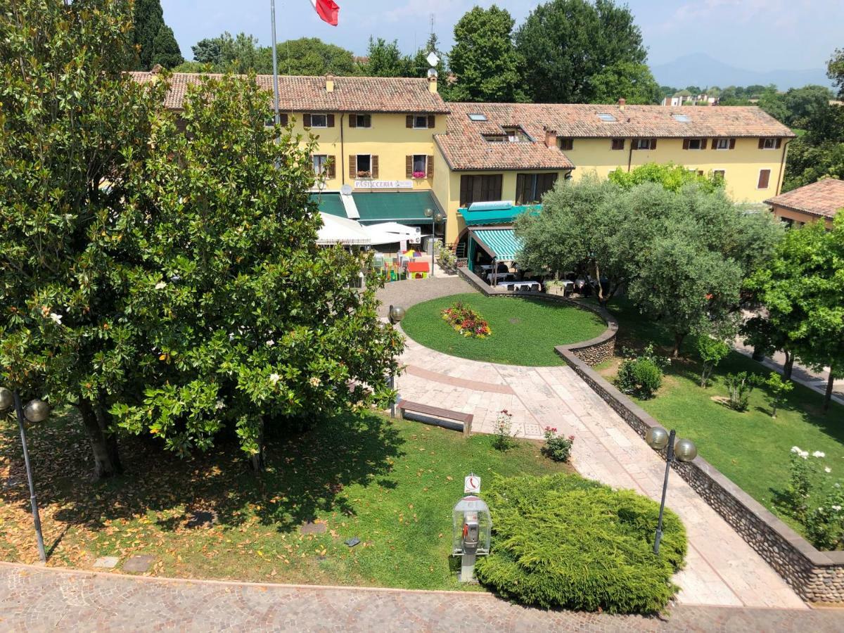 Irides Rooms A Un Passo Dai Parchi Divertimento Λατζίζε Εξωτερικό φωτογραφία